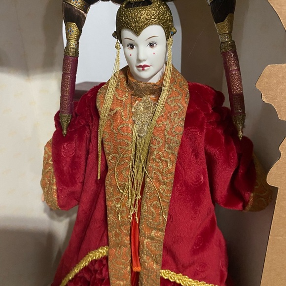 Star Wars Episode 1 ❤️ Queen Amidala/ Red Senate Gown/1999 Portrait Edition - Picture 10 of 16
